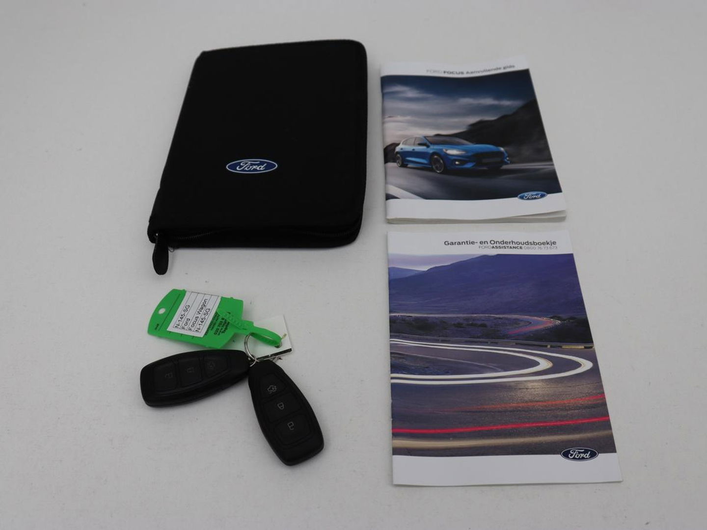 Ford Focus 1.0 EcoBoost Titanium X | Stoel & stuurverwarming | Trekhaak | Adaptive cruise | Camera | Full LED | Carplay | B&O Sound | Digital Cockpit | Keyless | Climate control