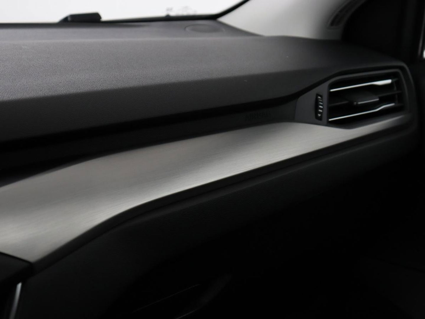 Ford Focus 1.0 EcoBoost Titanium X | Stoel & stuurverwarming | Trekhaak | Adaptive cruise | Camera | Full LED | Carplay | B&O Sound | Digital Cockpit | Keyless | Climate control