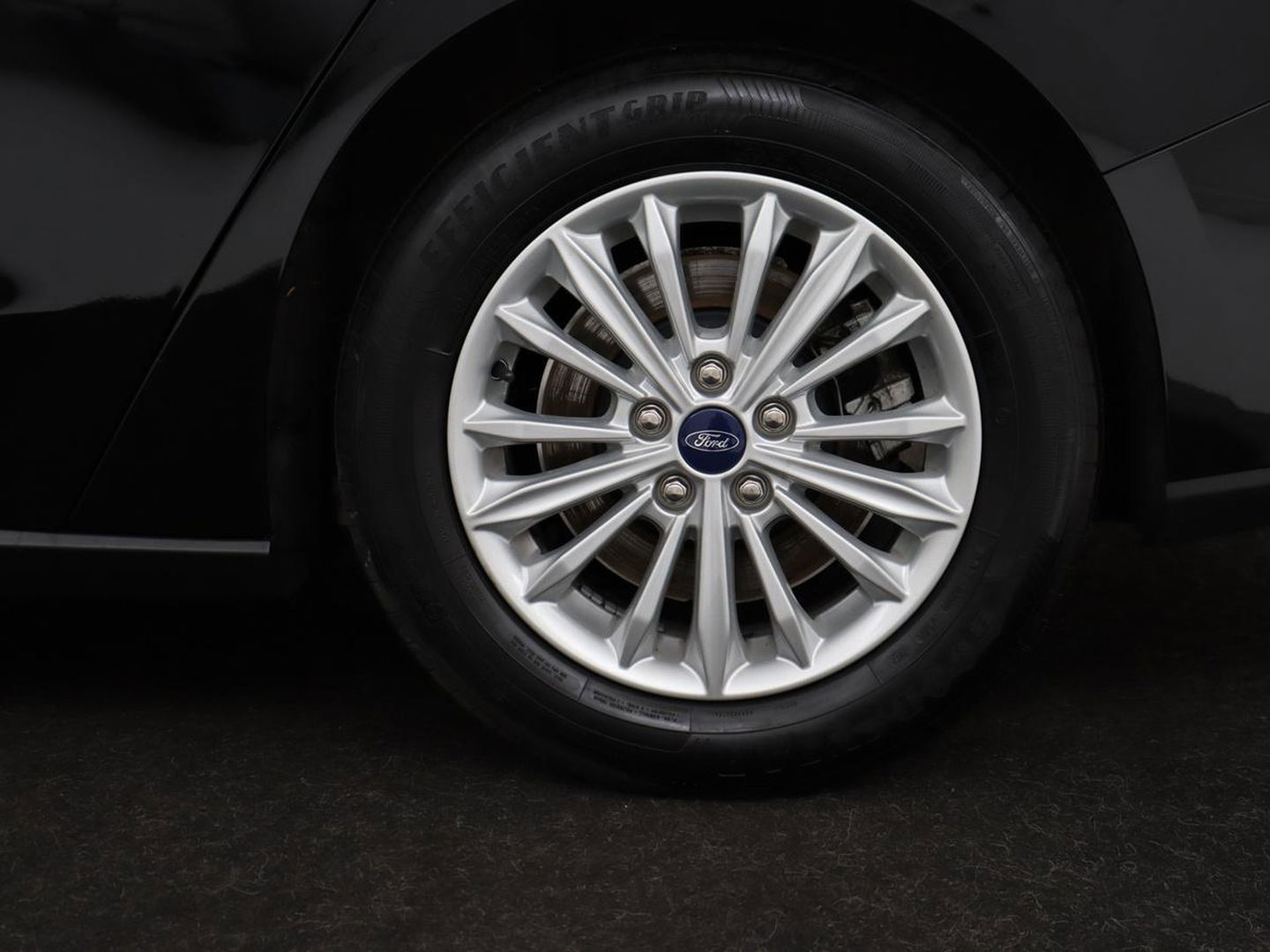 Ford Focus 1.0 EcoBoost Titanium X | Stoel & stuurverwarming | Trekhaak | Adaptive cruise | Camera | Full LED | Carplay | B&O Sound | Digital Cockpit | Keyless | Climate control