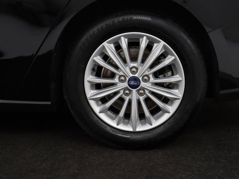 Ford Focus 1.0 EcoBoost Titanium X | Stoel & stuurverwarming | Trekhaak | Adaptive cruise | Camera | Full LED | Carplay | B&O Sound | Digital Cockpit | Keyless | Climate control