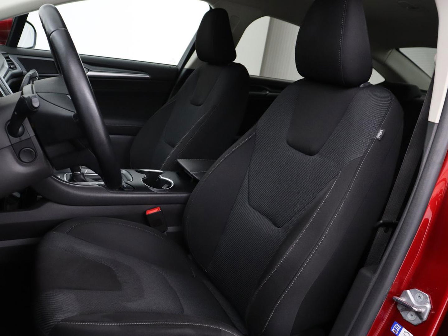 Ford Mondeo 2.0 IVCT HEV Titanium X | Stoelverwarming | Adaptive cruise | Carplay | Camera | Keyless | Memory | Navigatie | Full LED | Park Assist | Verwarmde voorruit