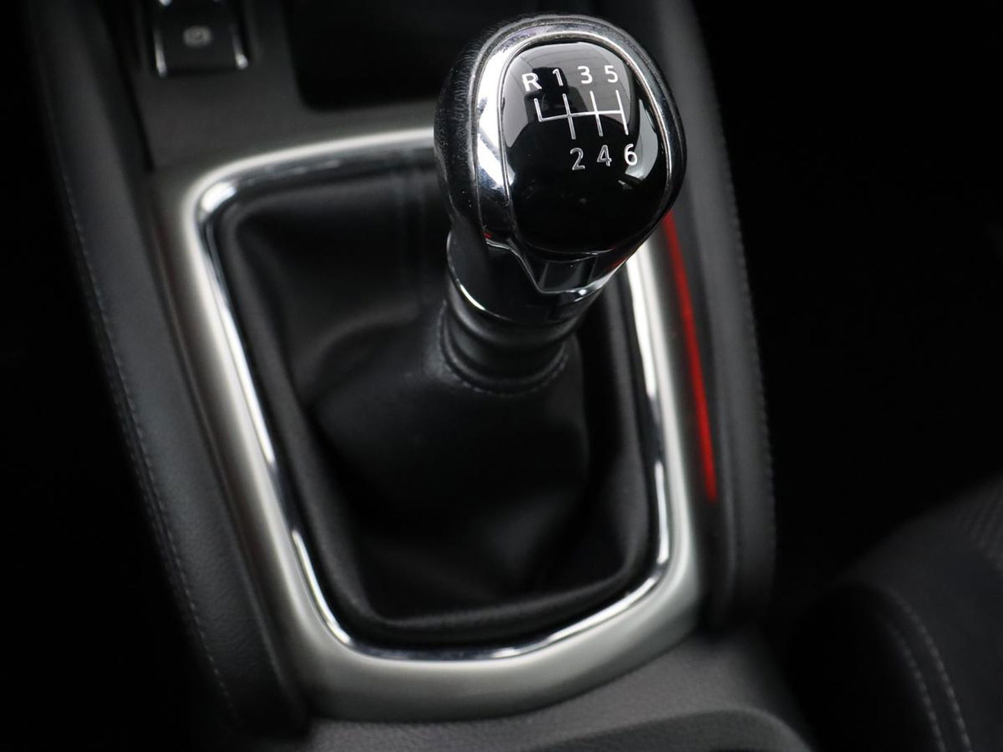 Nissan QASHQAI 1.2 N-Connecta | Panoramadak | Trekhaak | 360 Camera | Navigatie | Bluetooth | Climate control | Cruise control