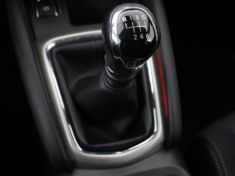 Nissan QASHQAI 1.2 N-Connecta | Panoramadak | Trekhaak | 360 Camera | Navigatie | Bluetooth | Climate control | Cruise control