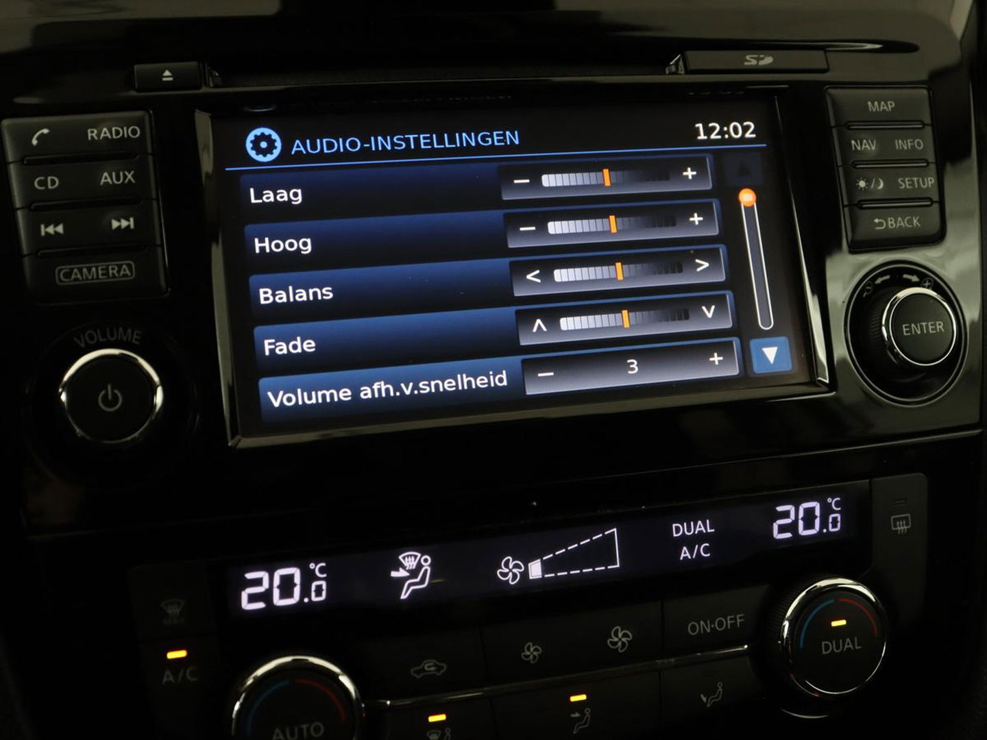 Nissan QASHQAI 1.2 N-Connecta | Panoramadak | Trekhaak | 360 Camera | Navigatie | Bluetooth | Climate control | Cruise control