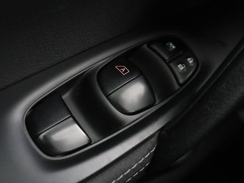 Nissan QASHQAI 1.2 N-Connecta | Panoramadak | Trekhaak | 360 Camera | Navigatie | Bluetooth | Climate control | Cruise control