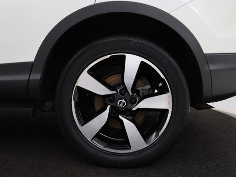 Nissan QASHQAI 1.2 N-Connecta | Panoramadak | Trekhaak | 360 Camera | Navigatie | Bluetooth | Climate control | Cruise control