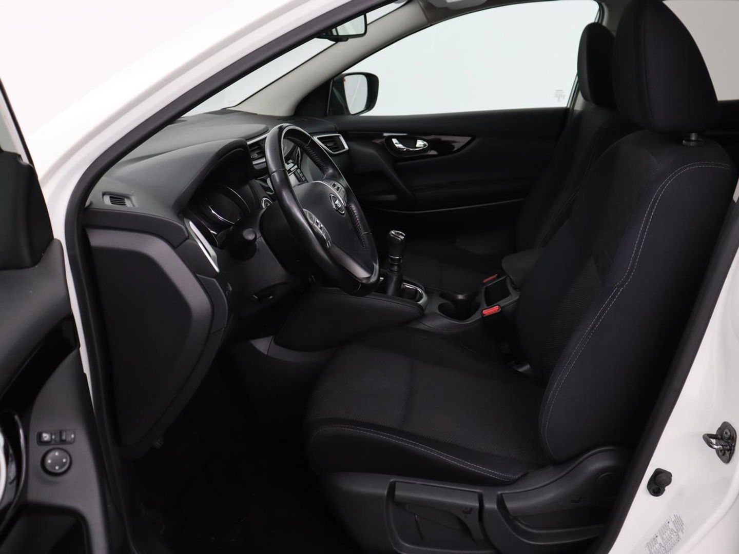 Nissan QASHQAI 1.2 N-Connecta | Panoramadak | Trekhaak | 360 Camera | Navigatie | Bluetooth | Climate control | Cruise control