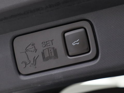 Ford Mustang Mach-E RWD 75 kWh | Panoramadak | Leder | Trekhaak | Stoelverwarming | Adaptive cruise | 360 camera | Adaptive cruise | B&O Sound | Stuurverwarming