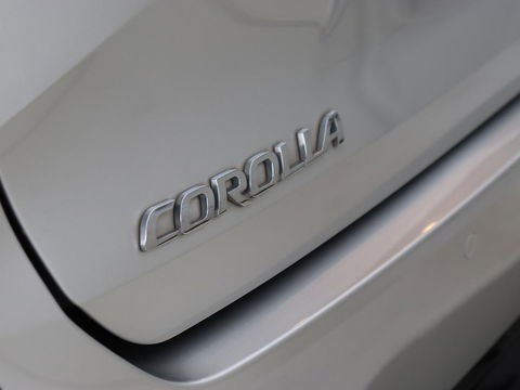 Toyota Corolla 1.8 Hybrid GR-Sport | Trekhaak | Stoelverwarming | Adaptive cruise | Camera | Carplay | Sportstoelen | Full LED | Park Assist | Keyless