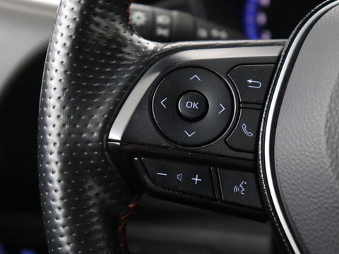 Toyota Corolla 1.8 Hybrid GR-Sport | Trekhaak | Stoelverwarming | Adaptive cruise | Camera | Carplay | Sportstoelen | Full LED | Park Assist | Keyless