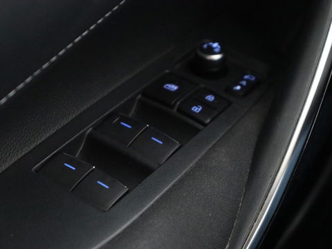 Toyota Corolla 1.8 Hybrid GR-Sport | Trekhaak | Stoelverwarming | Adaptive cruise | Camera | Carplay | Sportstoelen | Full LED | Park Assist | Keyless