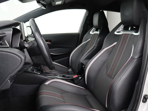 Toyota Corolla 1.8 Hybrid GR-Sport | Trekhaak | Stoelverwarming | Adaptive cruise | Camera | Carplay | Sportstoelen | Full LED | Park Assist | Keyless