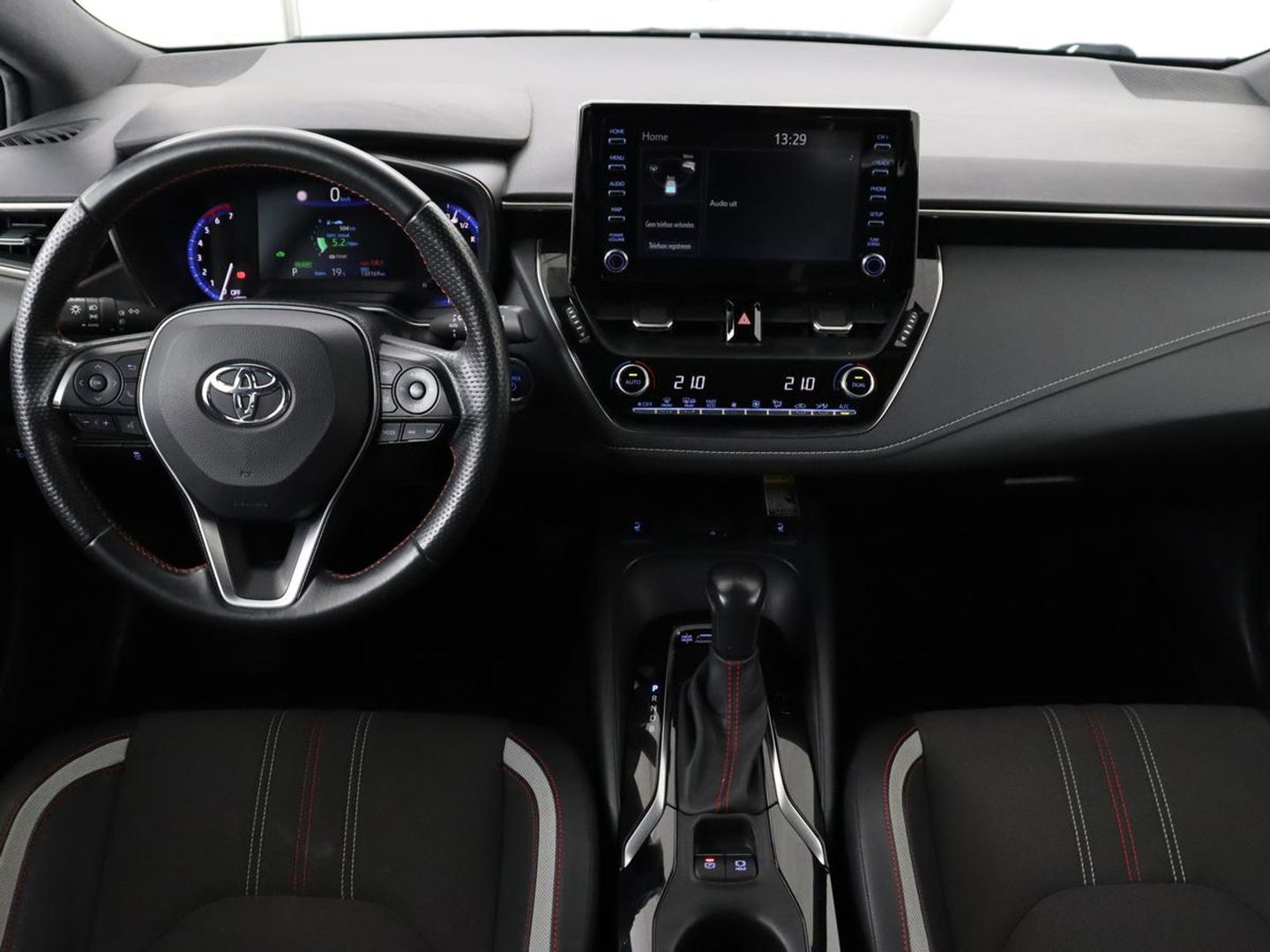 Toyota Corolla 1.8 Hybrid GR-Sport | Trekhaak | Stoelverwarming | Adaptive cruise | Camera | Carplay | Sportstoelen | Full LED | Park Assist | Keyless