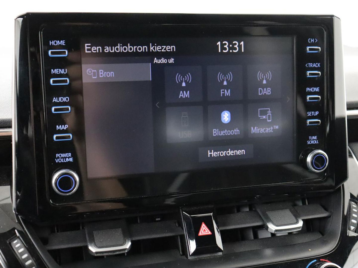Toyota Corolla 1.8 Hybrid GR-Sport | Trekhaak | Stoelverwarming | Adaptive cruise | Camera | Carplay | Sportstoelen | Full LED | Park Assist | Keyless