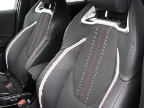 Toyota Corolla 1.8 Hybrid GR-Sport | Trekhaak | Stoelverwarming | Adaptive cruise | Camera | Carplay | Sportstoelen | Full LED | Park Assist | Keyless