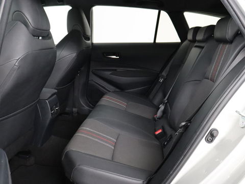 Toyota Corolla 1.8 Hybrid GR-Sport | Trekhaak | Stoelverwarming | Adaptive cruise | Camera | Carplay | Sportstoelen | Full LED | Park Assist | Keyless