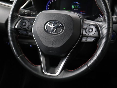 Toyota Corolla 1.8 Hybrid GR-Sport | Trekhaak | Stoelverwarming | Adaptive cruise | Camera | Carplay | Sportstoelen | Full LED | Park Assist | Keyless