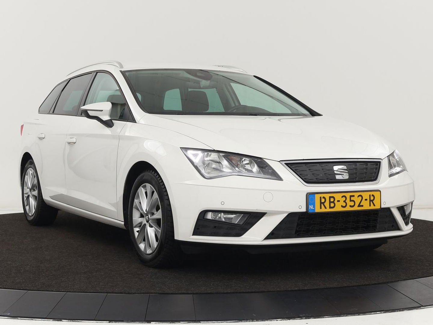 SEAT Leon 1.0 TSI Style Intens | Carplay | Navigatie | Climate control | Keyless | Cruise control | Bluetooth | Parkeerhulp
