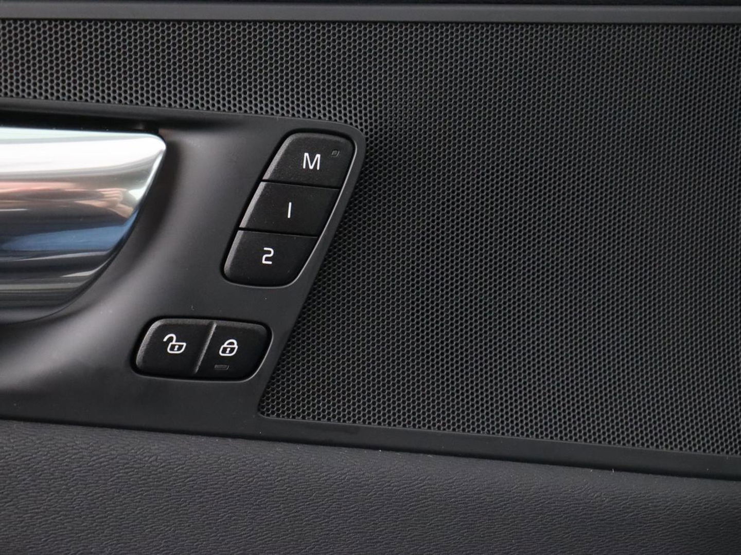 Volvo XC60 2.0 T8 Twin Engine AWD Inscription | Panoramadak | Trekhaak | Leder | Camera | Carplay | Navigatie | Full LED | Climate control