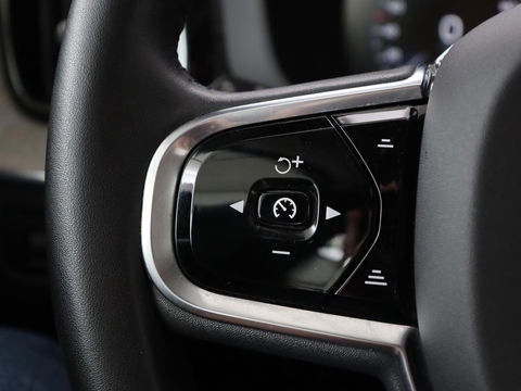 Volvo XC60 2.0 T8 Twin Engine AWD Inscription | Panoramadak | Trekhaak | Leder | Camera | Carplay | Navigatie | Full LED | Climate control