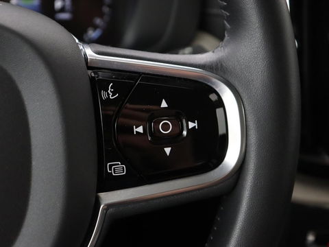 Volvo XC60 2.0 T8 Twin Engine AWD Inscription | Panoramadak | Trekhaak | Leder | Camera | Carplay | Navigatie | Full LED | Climate control