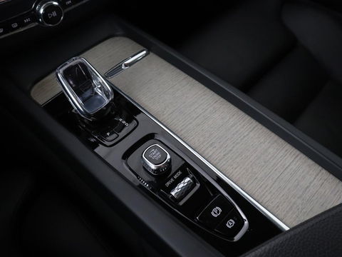 Volvo XC60 2.0 T8 Twin Engine AWD Inscription | Panoramadak | Trekhaak | Leder | Camera | Carplay | Navigatie | Full LED | Climate control