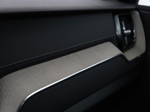 Volvo XC60 2.0 T8 Twin Engine AWD Inscription | Panoramadak | Trekhaak | Leder | Camera | Carplay | Navigatie | Full LED | Climate control