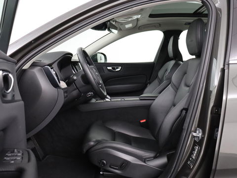 Volvo XC60 2.0 T8 Twin Engine AWD Inscription | Panoramadak | Trekhaak | Leder | Camera | Carplay | Navigatie | Full LED | Climate control