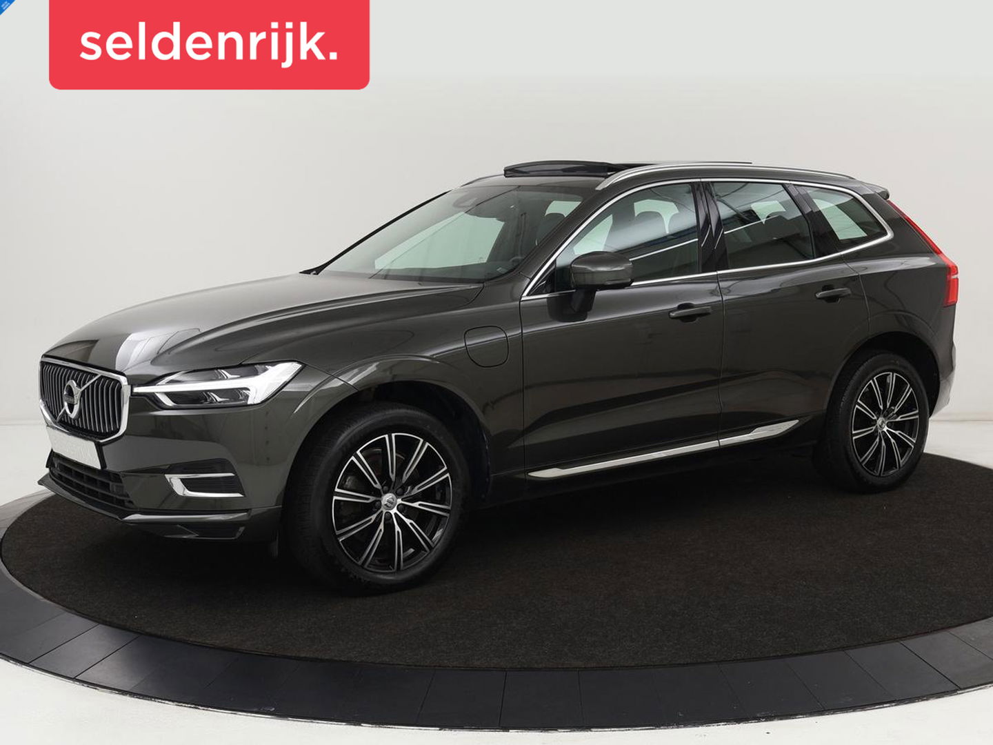 Volvo XC60 2.0 T8 Twin Engine AWD Inscription | Panoramadak | Trekhaak | Leder | Camera | Carplay | Navigatie | Full LED | Climate control