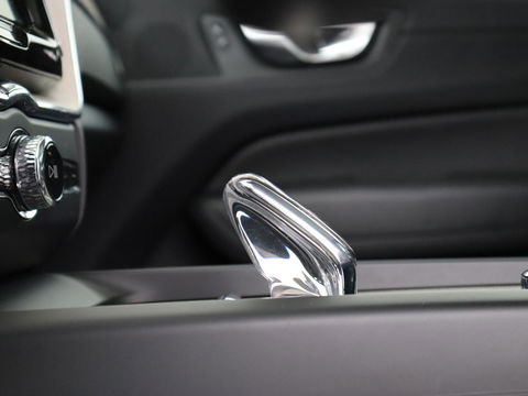 Volvo XC60 2.0 T8 Twin Engine AWD Inscription | Panoramadak | Trekhaak | Leder | Camera | Carplay | Navigatie | Full LED | Climate control