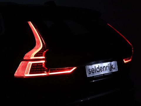 Volvo XC60 2.0 T8 Twin Engine AWD Inscription | Panoramadak | Trekhaak | Leder | Camera | Carplay | Navigatie | Full LED | Climate control