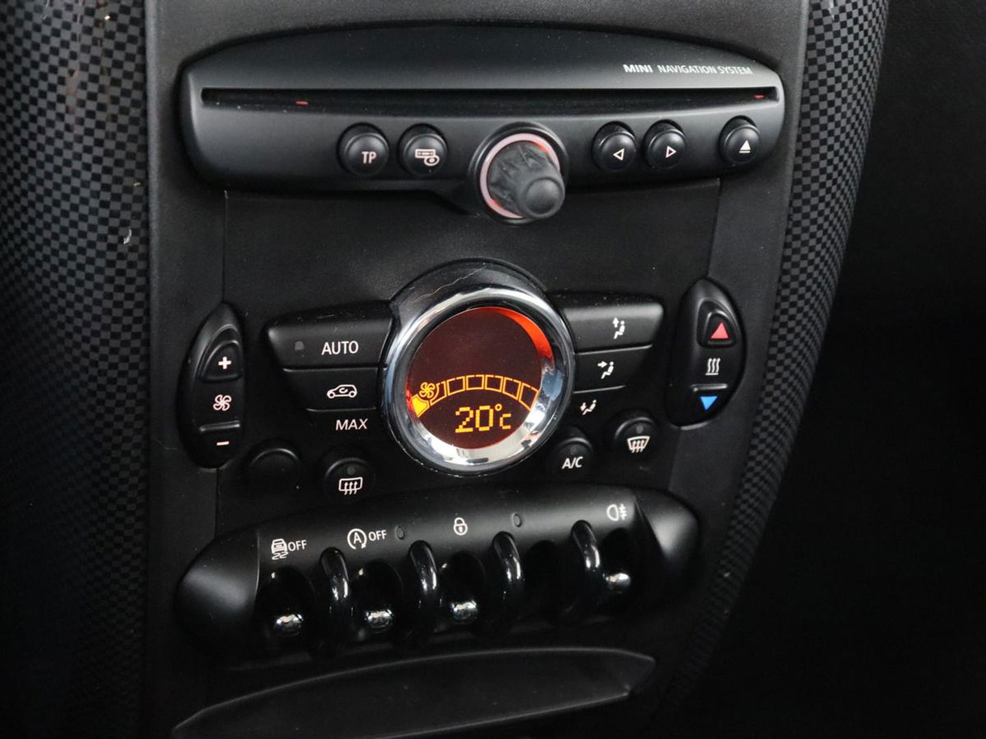 MINI Countryman 1.6 One Knockout Edition | Trekhaak | Xenon | Navigatie | Bluetooth | Climate control | Cruise control | Parkeerhulp