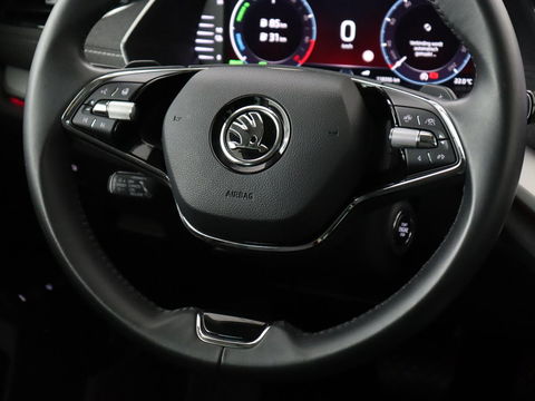 Škoda Octavia 1.4 TSI iV Business Edition Plus | Head-Up | Camera | Stoelverwarming | Side Assist | Achterbankverwarming | Carplay | Keyless | Elektrische voorstoelen | Memory | Sfeerverlichting | Navigatie | PHEV