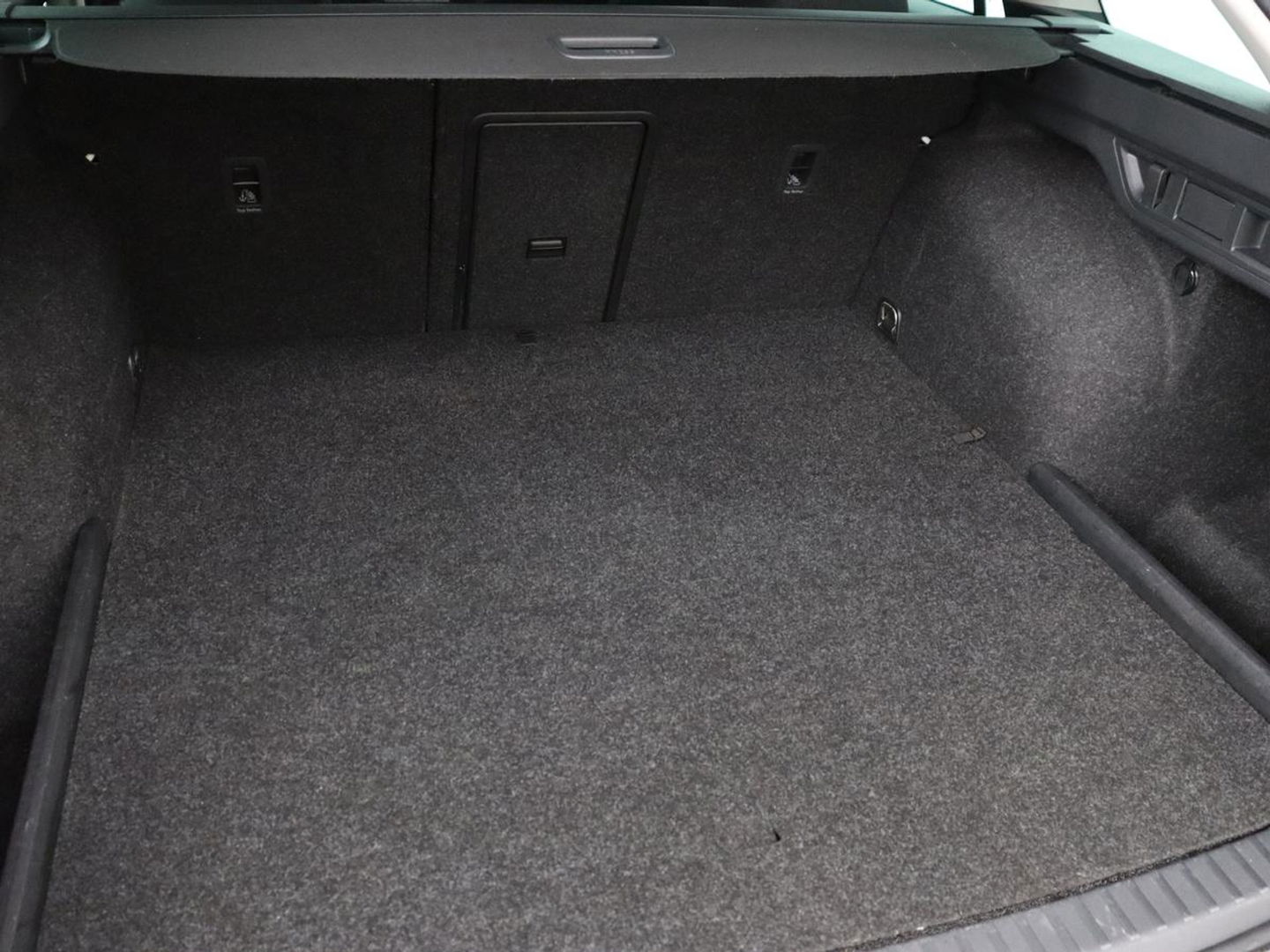 Škoda Octavia 1.4 TSI iV Business Edition Plus | Head-Up | Camera | Stoelverwarming | Side Assist | Achterbankverwarming | Carplay | Keyless | Elektrische voorstoelen | Memory | Sfeerverlichting | Navigatie | PHEV