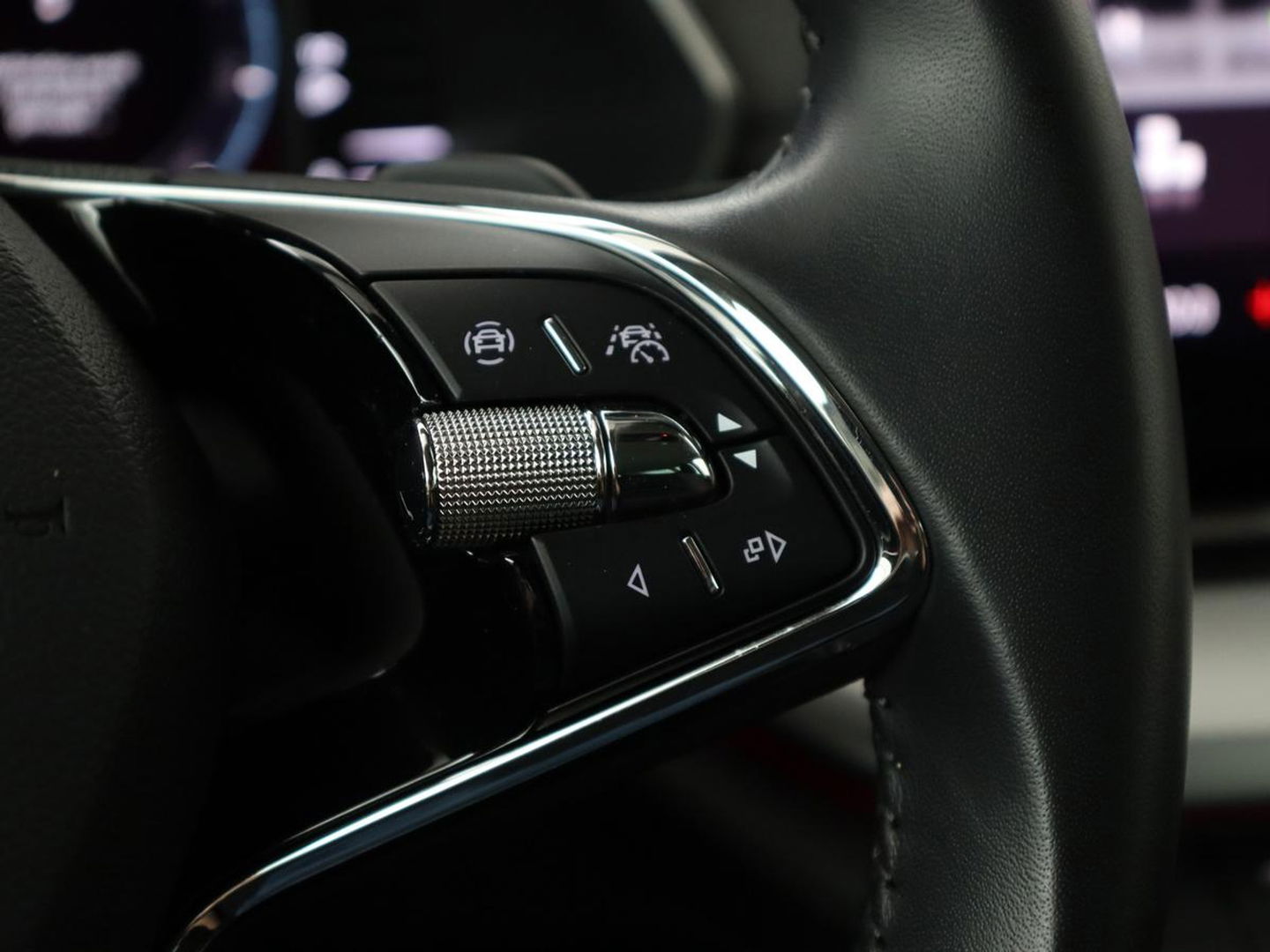 Škoda Octavia 1.4 TSI iV Business Edition Plus | Head-Up | Camera | Stoelverwarming | Side Assist | Achterbankverwarming | Carplay | Keyless | Elektrische voorstoelen | Memory | Sfeerverlichting | Navigatie | PHEV