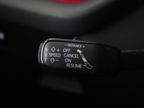 Škoda Octavia 1.4 TSI iV Business Edition Plus | Head-Up | Camera | Stoelverwarming | Side Assist | Achterbankverwarming | Carplay | Keyless | Elektrische voorstoelen | Memory | Sfeerverlichting | Navigatie | PHEV