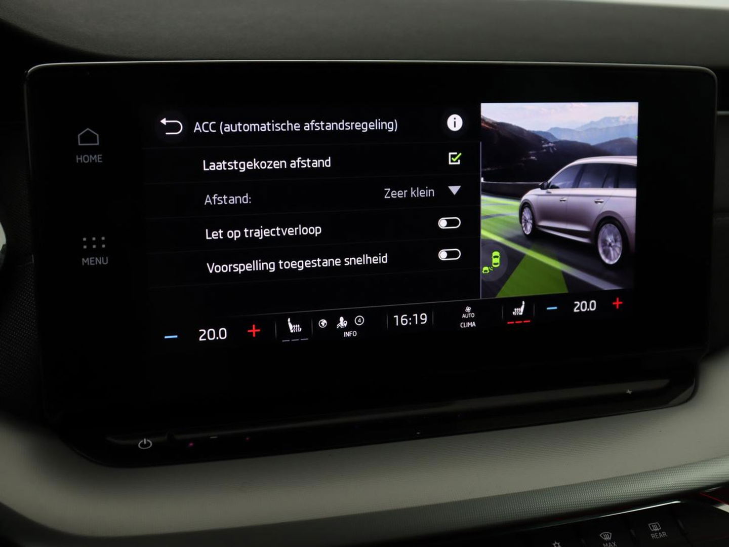 Škoda Octavia 1.4 TSI iV Business Edition Plus | Head-Up | Camera | Stoelverwarming | Side Assist | Achterbankverwarming | Carplay | Keyless | Elektrische voorstoelen | Memory | Sfeerverlichting | Navigatie | PHEV