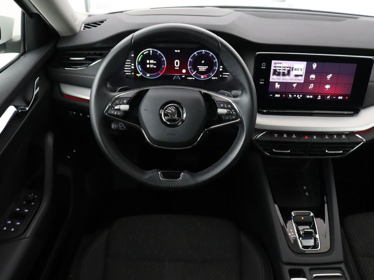 Škoda Octavia 1.4 TSI iV Business Edition Plus | Head-Up | Camera | Stoelverwarming | Side Assist | Achterbankverwarming | Carplay | Keyless | Elektrische voorstoelen | Memory | Sfeerverlichting | Navigatie | PHEV