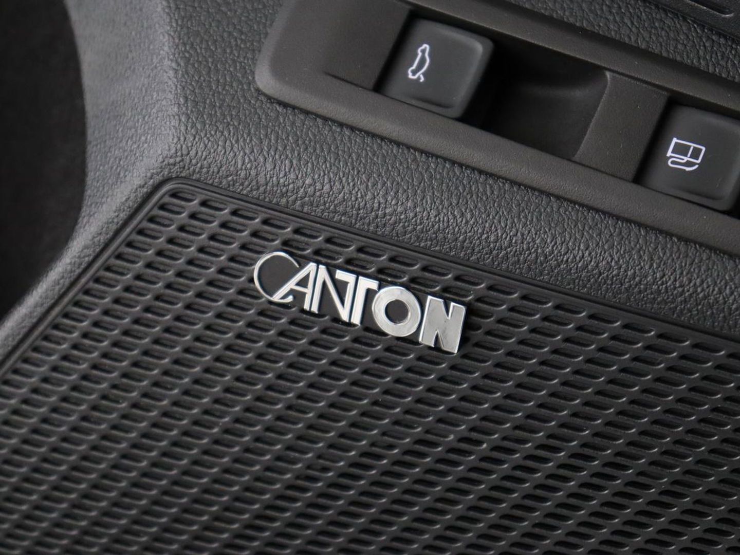 Škoda Octavia 1.4 TSI iV Business Edition Plus | Head-Up | Camera | Stoelverwarming | Side Assist | Achterbankverwarming | Carplay | Keyless | Elektrische voorstoelen | Memory | Sfeerverlichting | Navigatie | PHEV