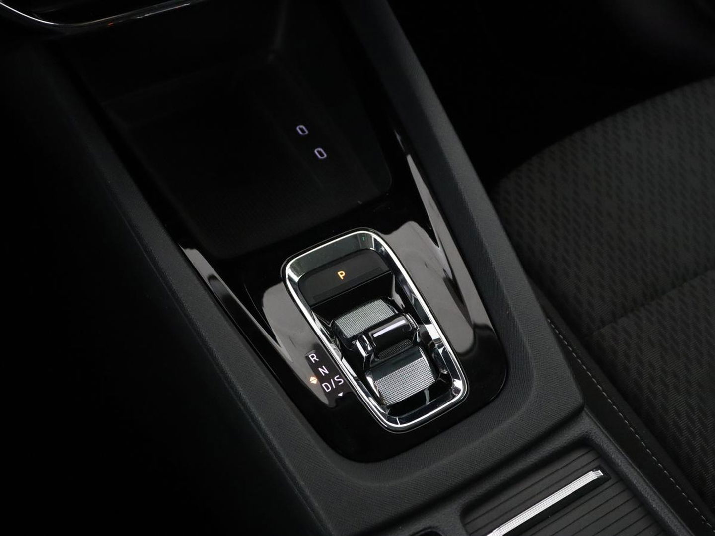 Škoda Octavia 1.4 TSI iV Business Edition Plus | Head-Up | Camera | Stoelverwarming | Side Assist | Achterbankverwarming | Carplay | Keyless | Elektrische voorstoelen | Memory | Sfeerverlichting | Navigatie | PHEV