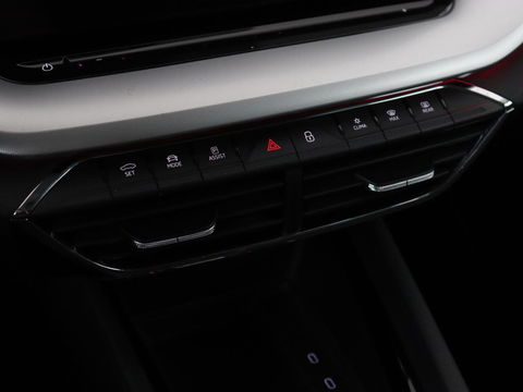 Škoda Octavia 1.4 TSI iV Business Edition Plus | Head-Up | Camera | Stoelverwarming | Side Assist | Achterbankverwarming | Carplay | Keyless | Elektrische voorstoelen | Memory | Sfeerverlichting | Navigatie | PHEV