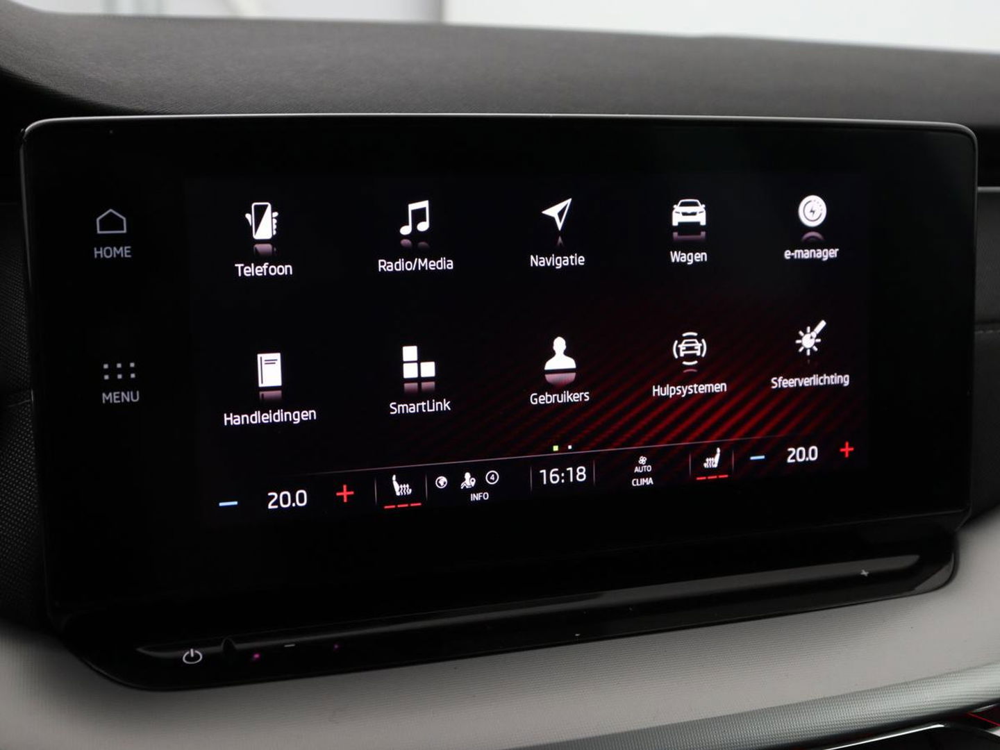 Škoda Octavia 1.4 TSI iV Business Edition Plus | Head-Up | Camera | Stoelverwarming | Side Assist | Achterbankverwarming | Carplay | Keyless | Elektrische voorstoelen | Memory | Sfeerverlichting | Navigatie | PHEV