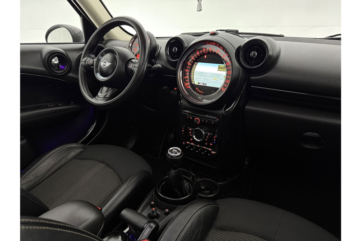 MINI Countryman 1.6 One Pano Clima Cruise LED Navi PDC 17"LMV