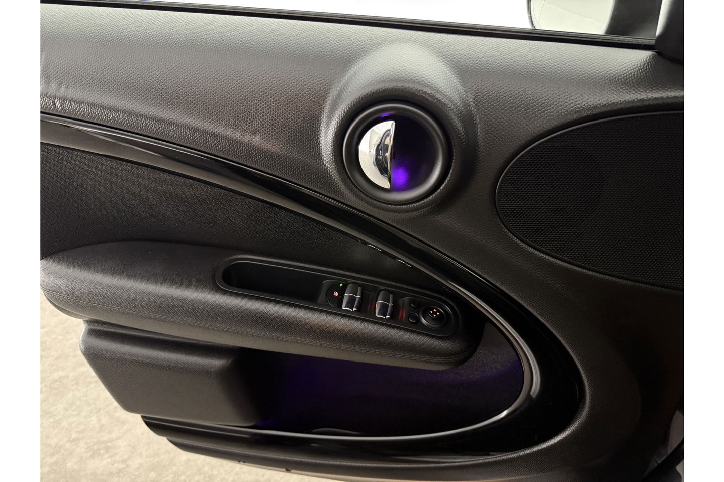 MINI Countryman 1.6 One Pano Clima Cruise LED Navi PDC 17"LMV