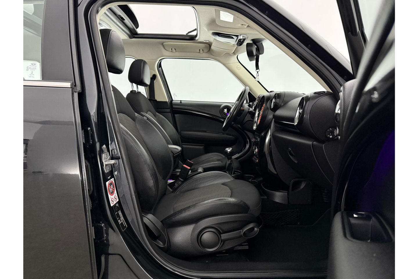 MINI Countryman 1.6 One Pano Clima Cruise LED Navi PDC 17"LMV