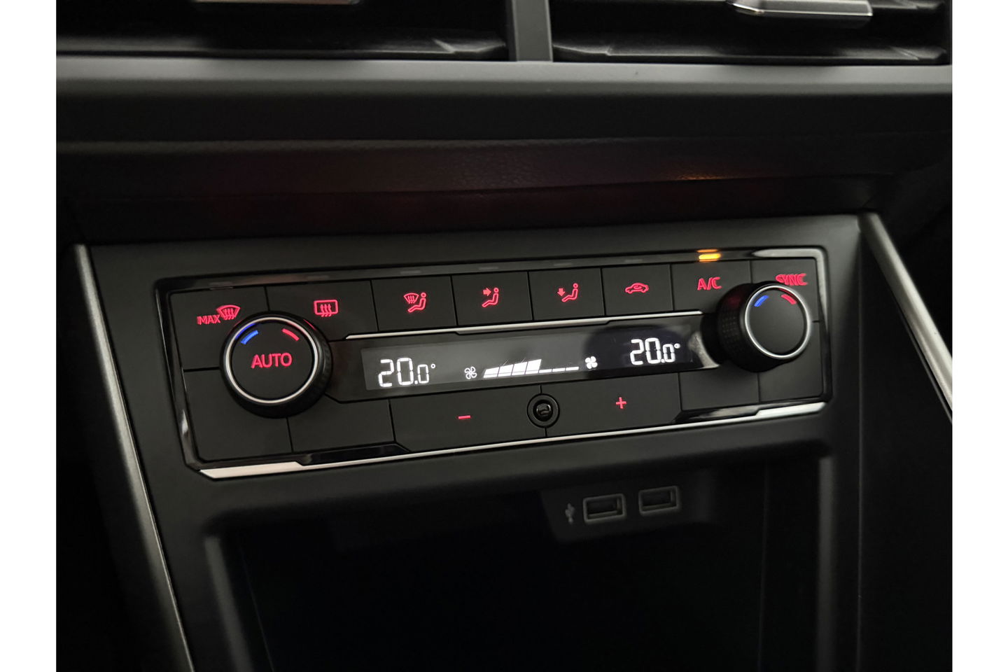 Volkswagen Polo 1.0 TSI Clima Cruise Carplay LED Navi PDC