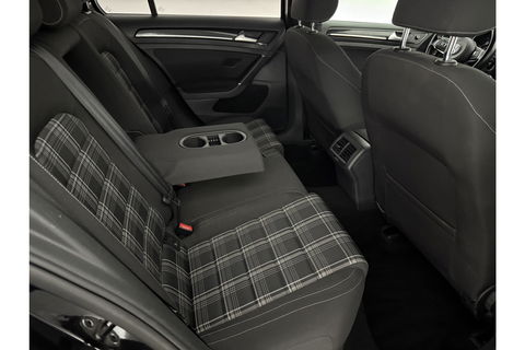 Volkswagen Golf 2.0 TDI GTD 184PK DSG Clima LED Cruise Parkeersensoren 18''LMV Stoelverwarming