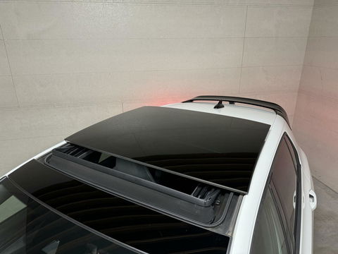 Volkswagen Golf 1.5 eTSI R-Line Pano H/K Akrapovič Sfeer HUD CarPlay
