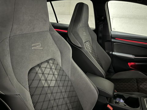 Volkswagen Golf 1.5 eTSI R-Line Pano H/K Akrapovič Sfeer HUD CarPlay