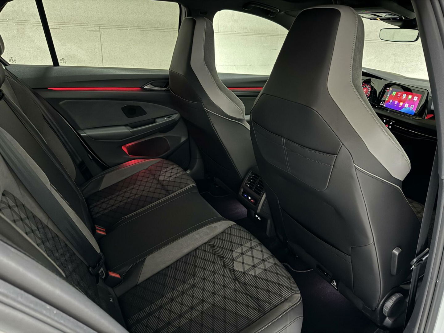 Volkswagen Golf 1.5 eTSI R-Line Pano H/K Akrapovič Sfeer HUD CarPlay